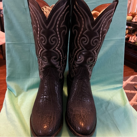 Boots - Picture 4 of 8